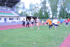 Celé cvičební bloky probíhaly také na sportovním stadiónu jako na obrázku - běžecká abeceda.