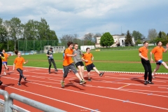 Běžecká abeceda na atletickém stadióně.