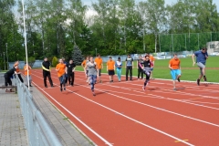 Běžecká abeceda na atletickém stadióně.