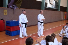 Vyhlašování vyšší technických stupňů. Miroslav Zezulka, VI. Dan (vpravo) a Miloslav Motl, III. Dan (vlevo).